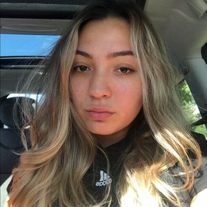 Meet your Posher, Cynthia